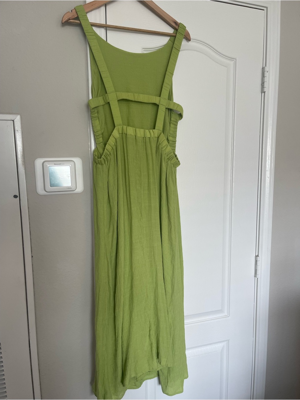 Lime Green Cut Out Sleeveless Midi Dress - Picture 3 of 4
